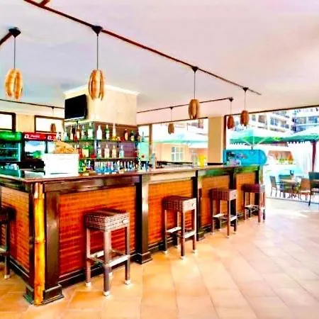 Apartcomplex Grand Kamelia Sunny Lejlighed *