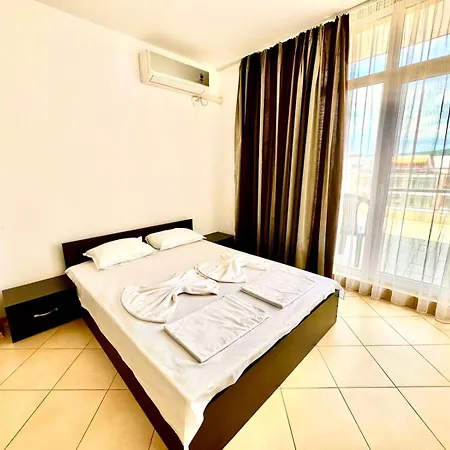 Apartcomplex Grand Kamelia Sunny Apartamento *