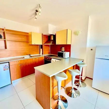 Apartcomplex Grand Kamelia Sunny * סאני ביץ'