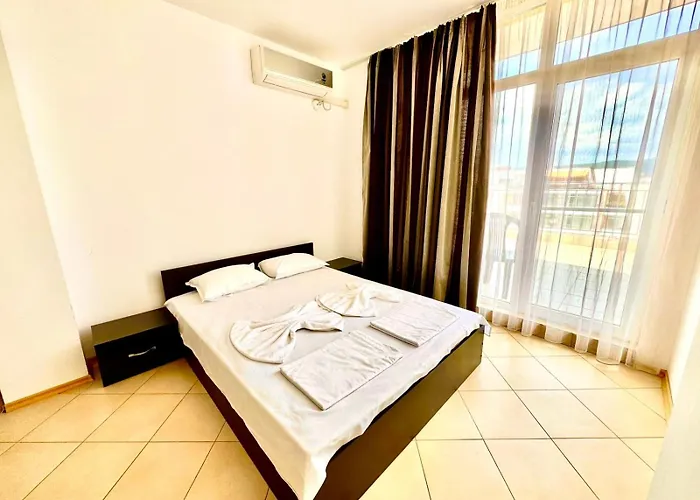 Apartcomplex Grand Kamelia Sunny 公寓 *