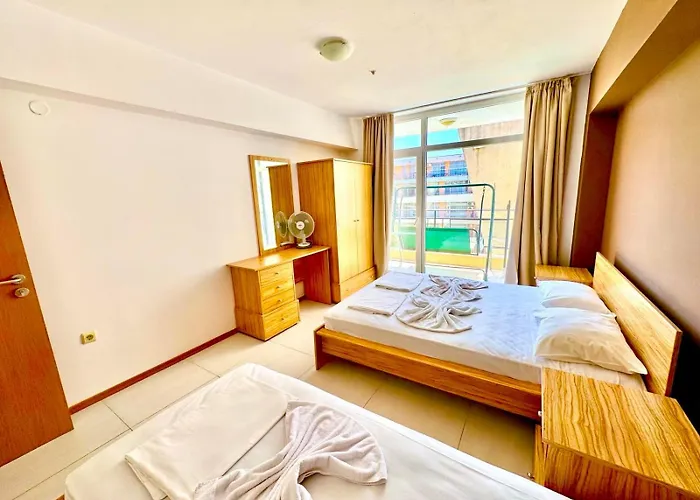 Apartcomplex Grand Kamelia Sunny 阳光海滩