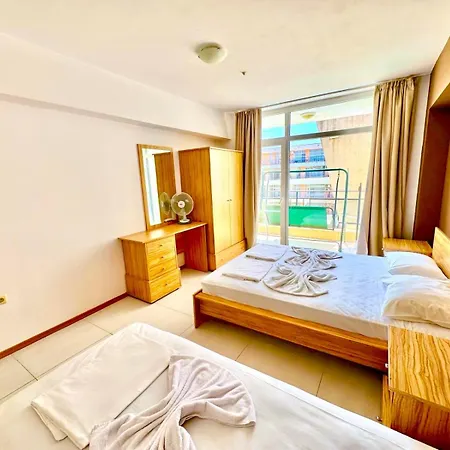 Apartcomplex Grand Kamelia Sunny Σάνι Μπιτς